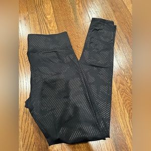 Terez leggings- shiny black camo size small